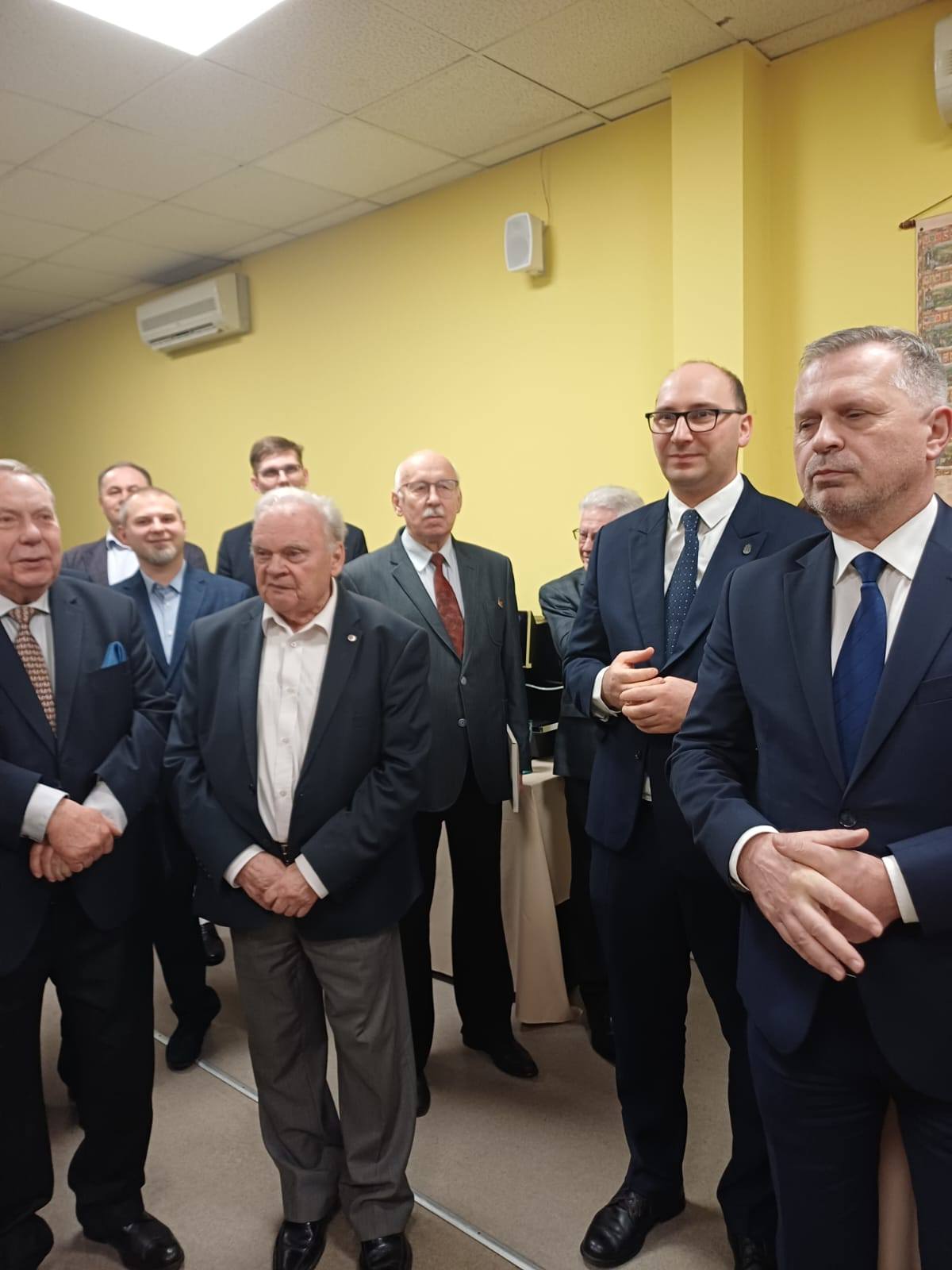 604887385 122286041810236320 3736009274906028251 n